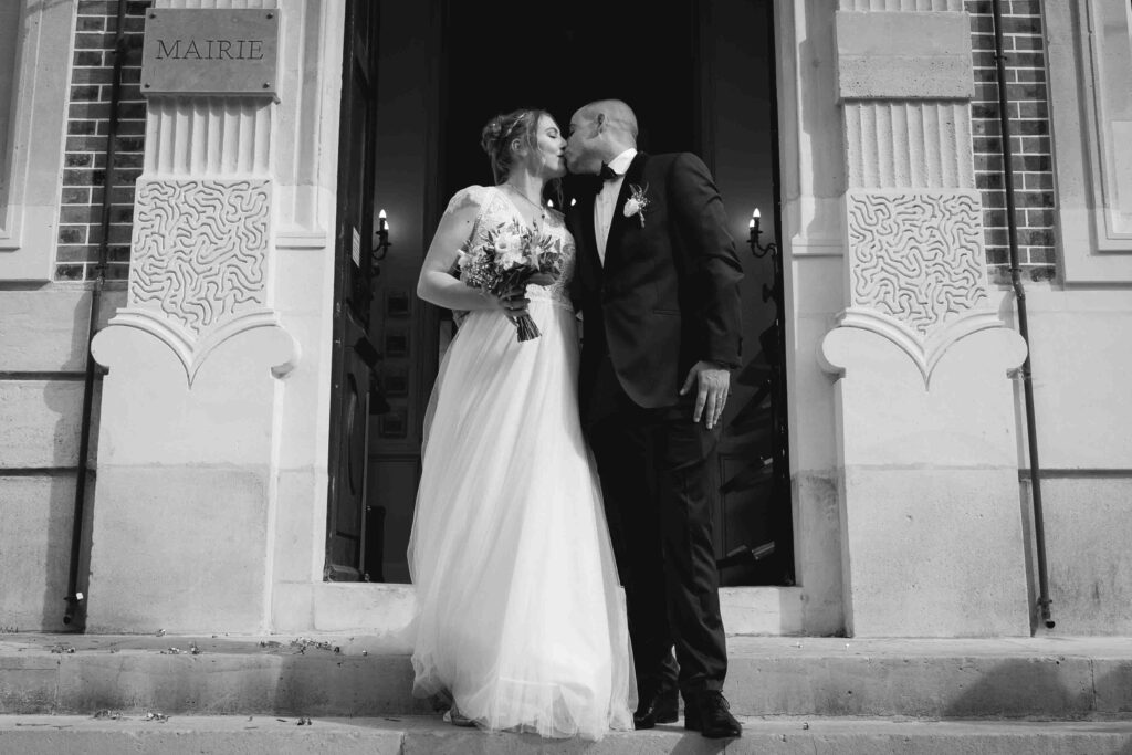 Photographe mariage Seine-et-Marne baiser mariés