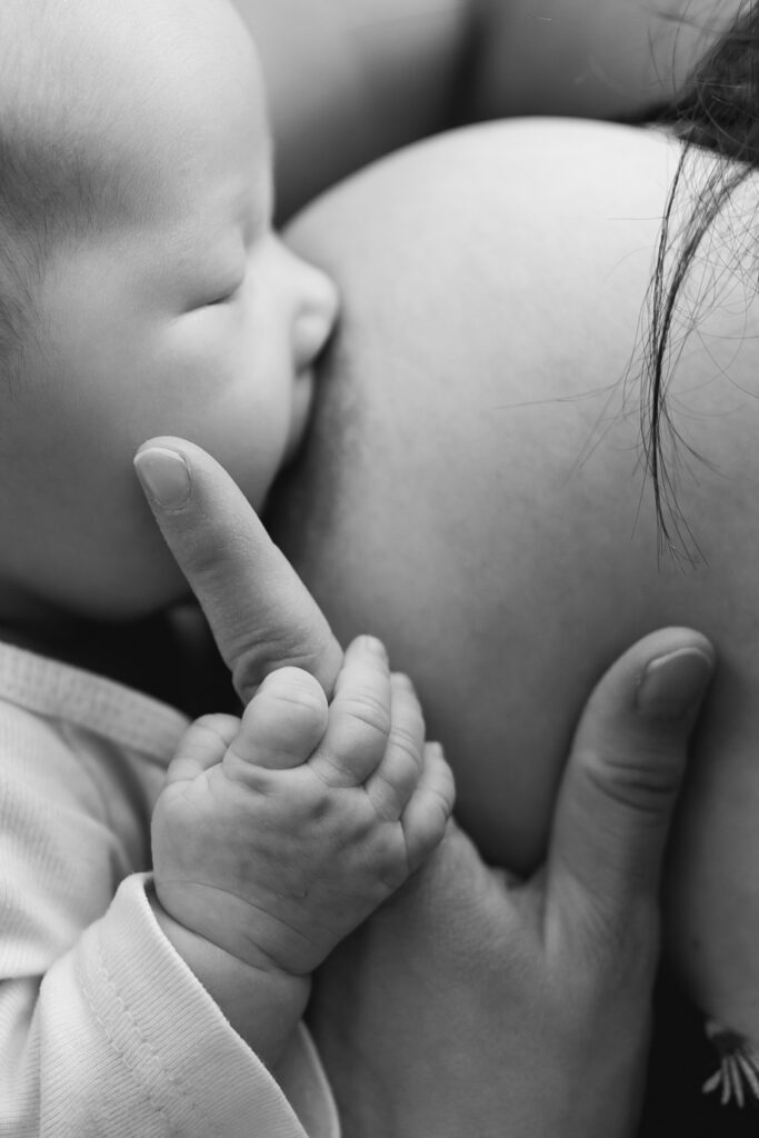 bébé allaitant