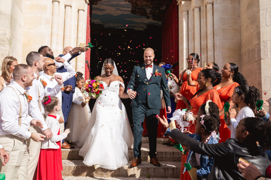 Photographe mariage sortie église