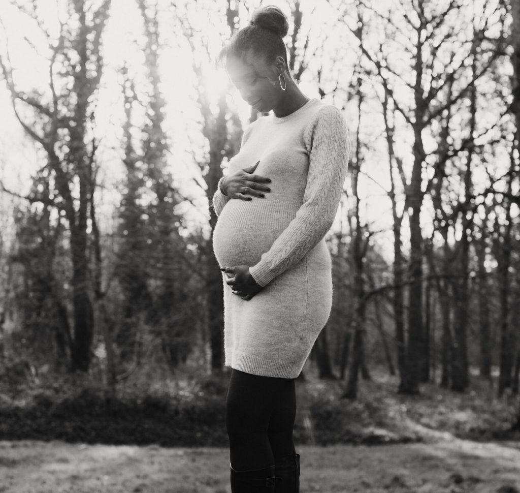 Photographe Ile-de-France avec femme enceinte